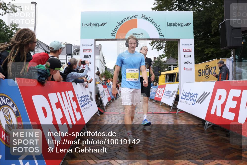 30.08.2026 - Blankeneser Heldenlauf Lena Gebhardt http://msf.ph/oto/10019142 30.08.2026 09:36:46 Ziel 1106, 1266, 1595, 1782, 3603, 3608, 3611, 3651, 3652 meine-sportfotos.de