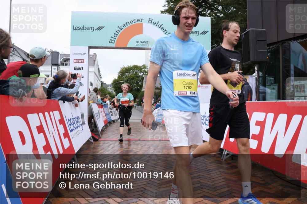 30.08.2026 - Blankeneser Heldenlauf Lena Gebhardt http://msf.ph/oto/10019146 30.08.2026 09:36:47 Ziel 1106, 1266, 1595, 1782, 3603, 3608, 3611, 3651, 3652 meine-sportfotos.de