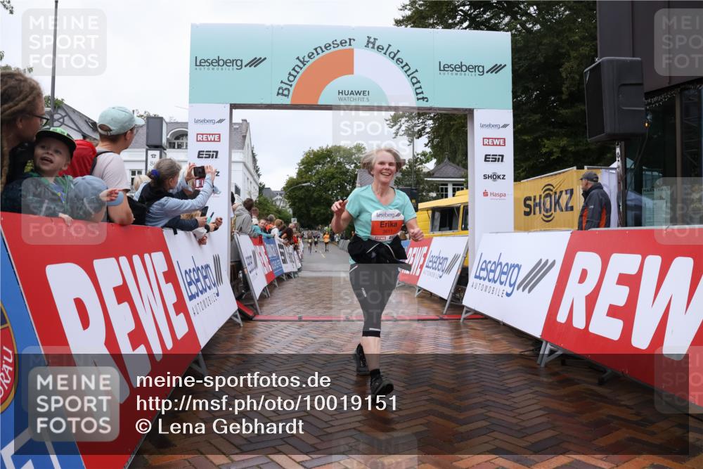 30.08.2026 - Blankeneser Heldenlauf Lena Gebhardt http://msf.ph/oto/10019151 30.08.2026 09:36:48 Ziel 1266, 1595, 1782, 3603, 3608, 3611, 3651, 3652 meine-sportfotos.de