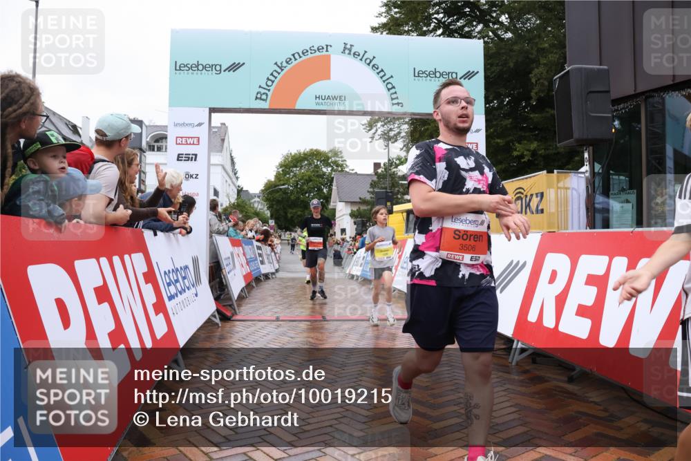 30.08.2026 - Blankeneser Heldenlauf Lena Gebhardt http://msf.ph/oto/10019215 30.08.2026 09:37:23 Ziel 1330, 1393, 1696, 3506, 3629 meine-sportfotos.de