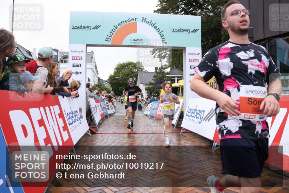 30.08.2026 - Blankeneser Heldenlauf Lena Gebhardt http://msf.ph/oto/10019217 30.08.2026 09:37:23 Ziel 1330, 1393, 1696, 3506, 3629 meine-sportfotos.de