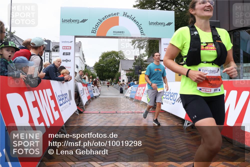 30.08.2026 - Blankeneser Heldenlauf Lena Gebhardt http://msf.ph/oto/10019298 30.08.2026 09:37:45 Ziel 1057, 1805, 3665 meine-sportfotos.de