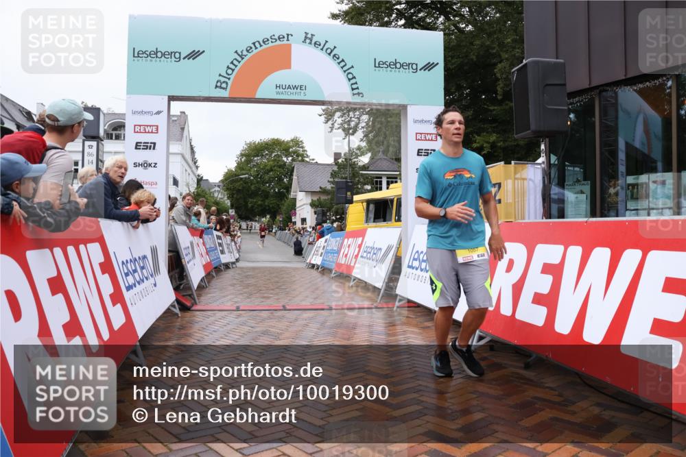 30.08.2026 - Blankeneser Heldenlauf Lena Gebhardt http://msf.ph/oto/10019300 30.08.2026 09:37:45 Ziel 1057, 1805, 3665 meine-sportfotos.de