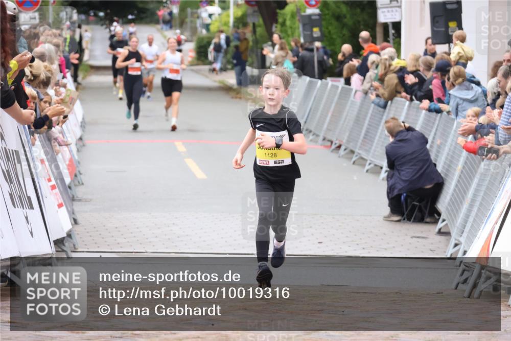 30.08.2026 - Blankeneser Heldenlauf Lena Gebhardt http://msf.ph/oto/10019316 30.08.2026 09:37:59 Ziel 1035, 1128 meine-sportfotos.de