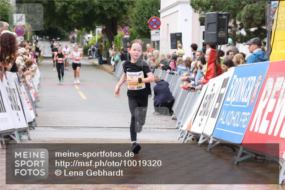 30.08.2026 - Blankeneser Heldenlauf Lena Gebhardt http://msf.ph/oto/10019320 30.08.2026 09:38:00 Ziel 1035, 1128 meine-sportfotos.de