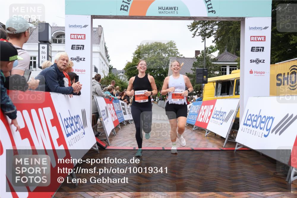 30.08.2026 - Blankeneser Heldenlauf Lena Gebhardt http://msf.ph/oto/10019341 30.08.2026 09:38:14 Ziel 3537, 3538 meine-sportfotos.de