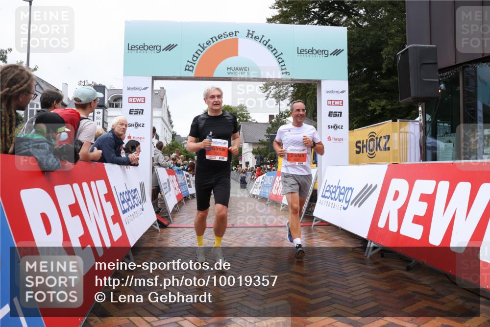 30.08.2026 - Blankeneser Heldenlauf Lena Gebhardt http://msf.ph/oto/10019357 30.08.2026 09:38:25 Ziel 1402, 3561, 3604 meine-sportfotos.de