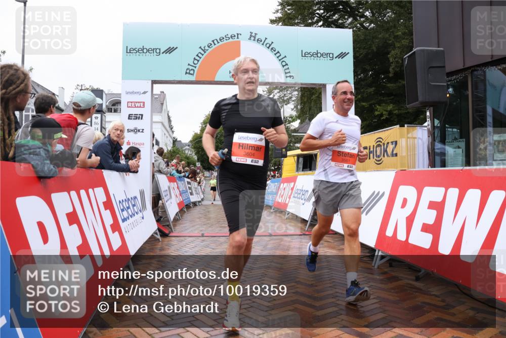30.08.2026 - Blankeneser Heldenlauf Lena Gebhardt http://msf.ph/oto/10019359 30.08.2026 09:38:25 Ziel 1402, 3561, 3604 meine-sportfotos.de