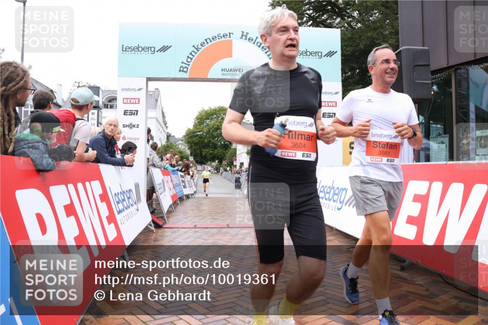 30.08.2026 - Blankeneser Heldenlauf Lena Gebhardt http://msf.ph/oto/10019361 30.08.2026 09:38:25 Ziel 1402, 3561, 3604 meine-sportfotos.de