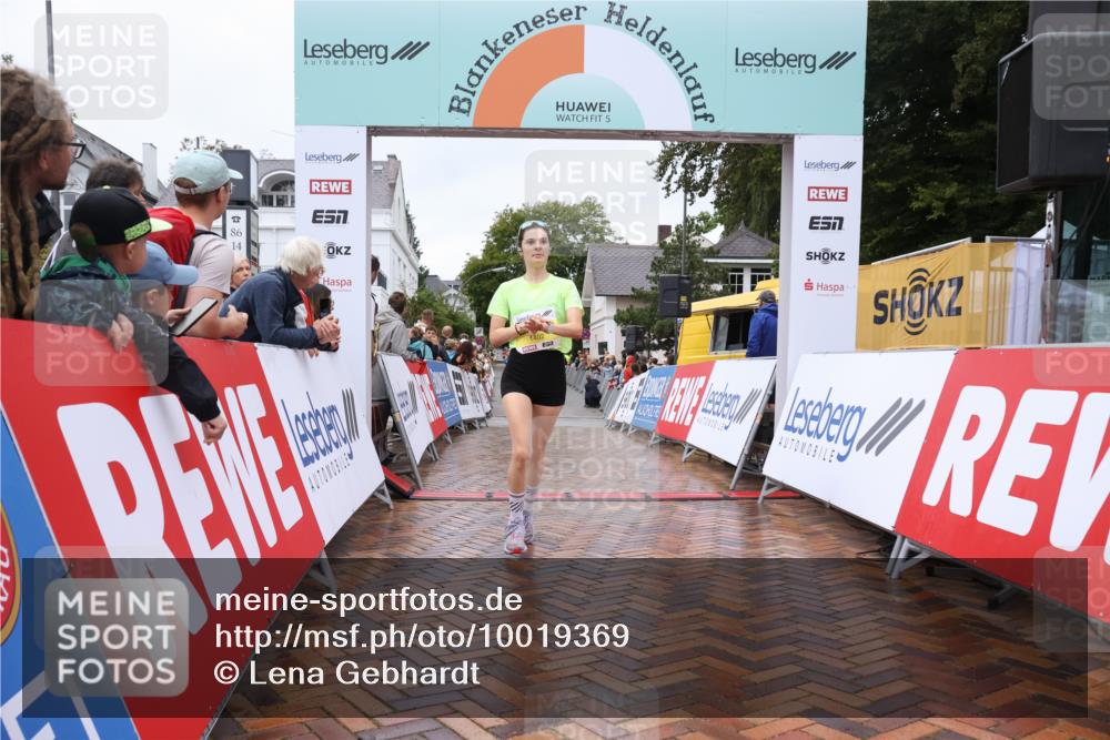 30.08.2026 - Blankeneser Heldenlauf Lena Gebhardt http://msf.ph/oto/10019369 30.08.2026 09:38:30 Ziel 1402, 3561, 3604 meine-sportfotos.de