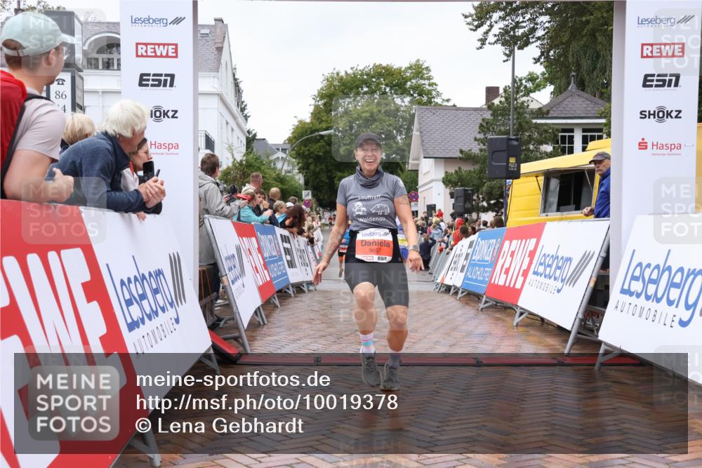 30.08.2026 - Blankeneser Heldenlauf Lena Gebhardt http://msf.ph/oto/10019378 30.08.2026 09:38:37 Ziel 1402, 1456, 3697 meine-sportfotos.de