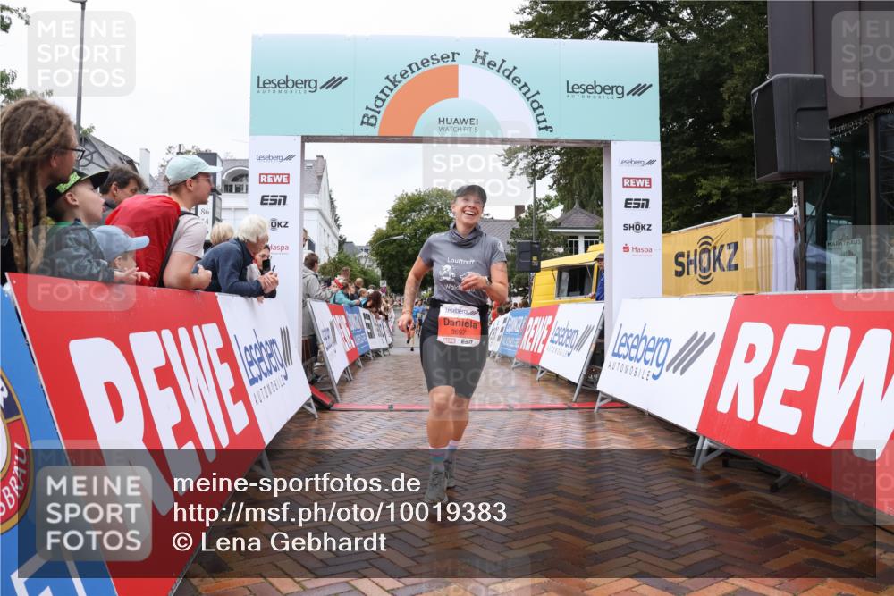 30.08.2026 - Blankeneser Heldenlauf Lena Gebhardt http://msf.ph/oto/10019383 30.08.2026 09:38:38 Ziel 1456, 3697 meine-sportfotos.de