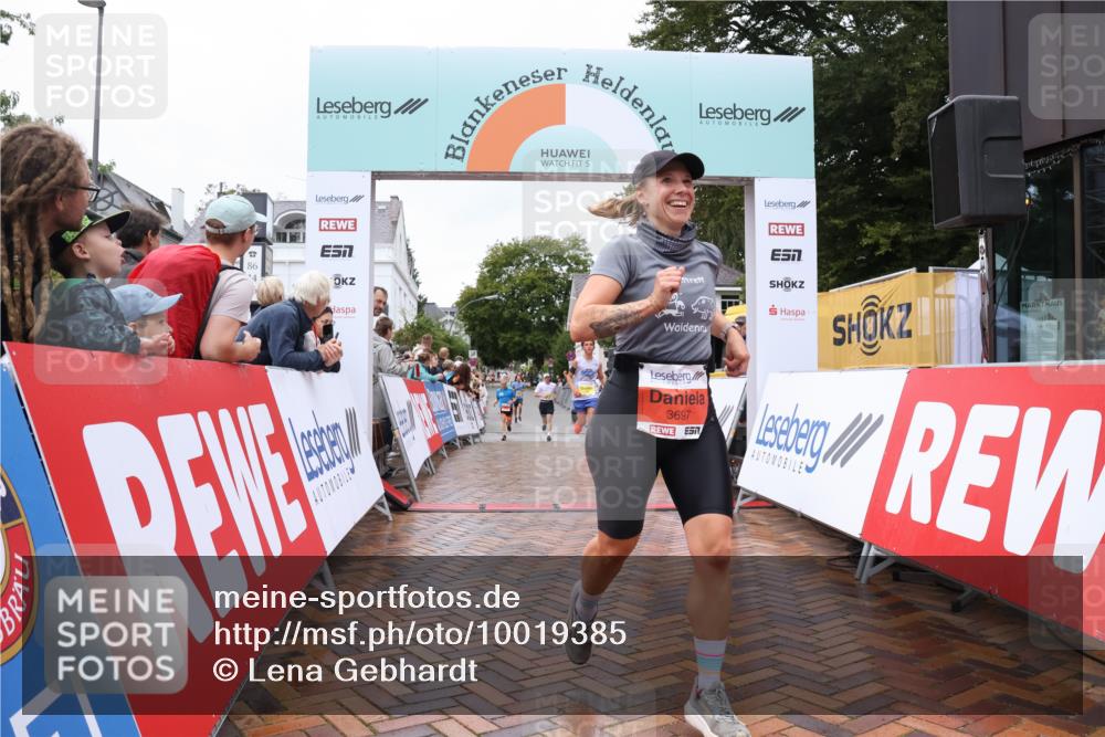 30.08.2026 - Blankeneser Heldenlauf Lena Gebhardt http://msf.ph/oto/10019385 30.08.2026 09:38:39 Ziel 1456, 1574, 3697 meine-sportfotos.de
