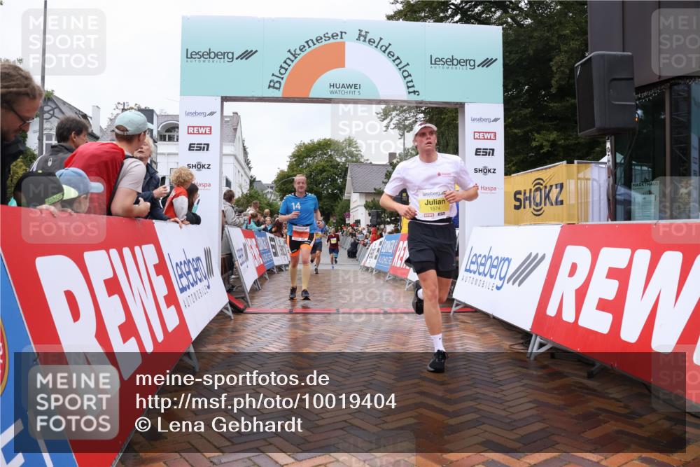 30.08.2026 - Blankeneser Heldenlauf Lena Gebhardt http://msf.ph/oto/10019404 30.08.2026 09:38:44 Ziel 1173, 1456, 1534, 1536, 1574, 3634, 3697 meine-sportfotos.de
