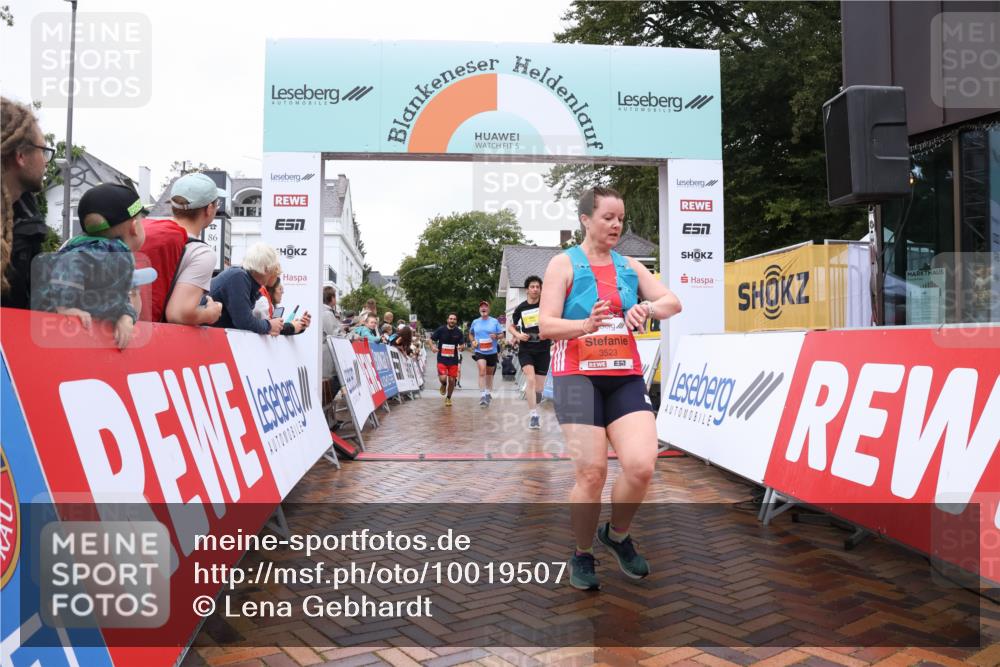 30.08.2026 - Blankeneser Heldenlauf Lena Gebhardt http://msf.ph/oto/10019507 30.08.2026 09:39:26 Ziel 1336, 1745, 1781, 1804, 3507, 3523, 3709 meine-sportfotos.de