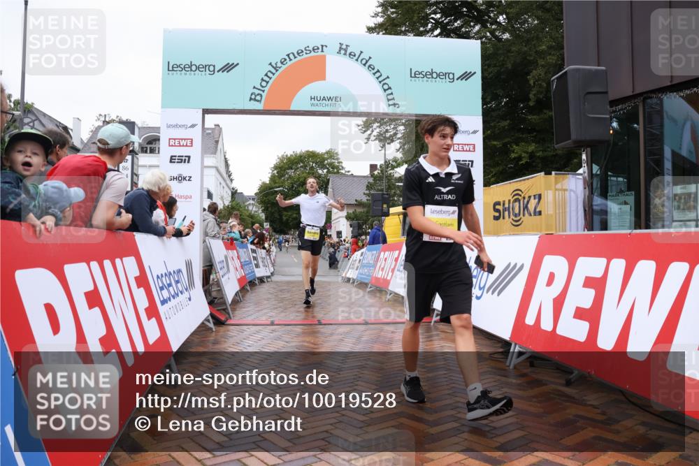 30.08.2026 - Blankeneser Heldenlauf Lena Gebhardt http://msf.ph/oto/10019528 30.08.2026 09:39:32 Ziel 1162, 1745, 1781, 3507, 3523, 3709 meine-sportfotos.de