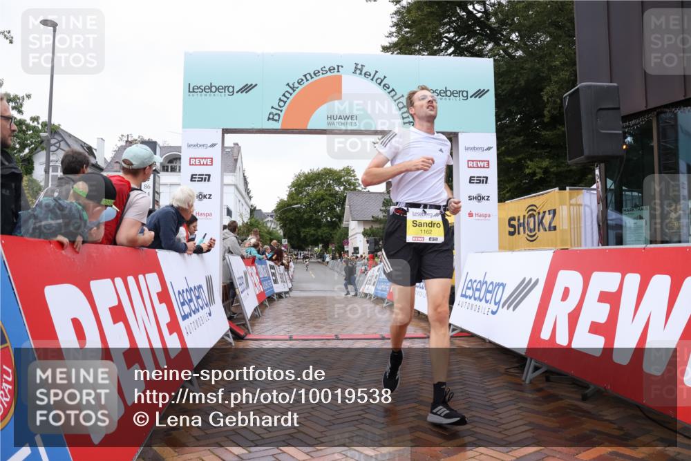 30.08.2026 - Blankeneser Heldenlauf Lena Gebhardt http://msf.ph/oto/10019538 30.08.2026 09:39:34 Ziel 1162, 1745, 1781, 3507, 3709 meine-sportfotos.de