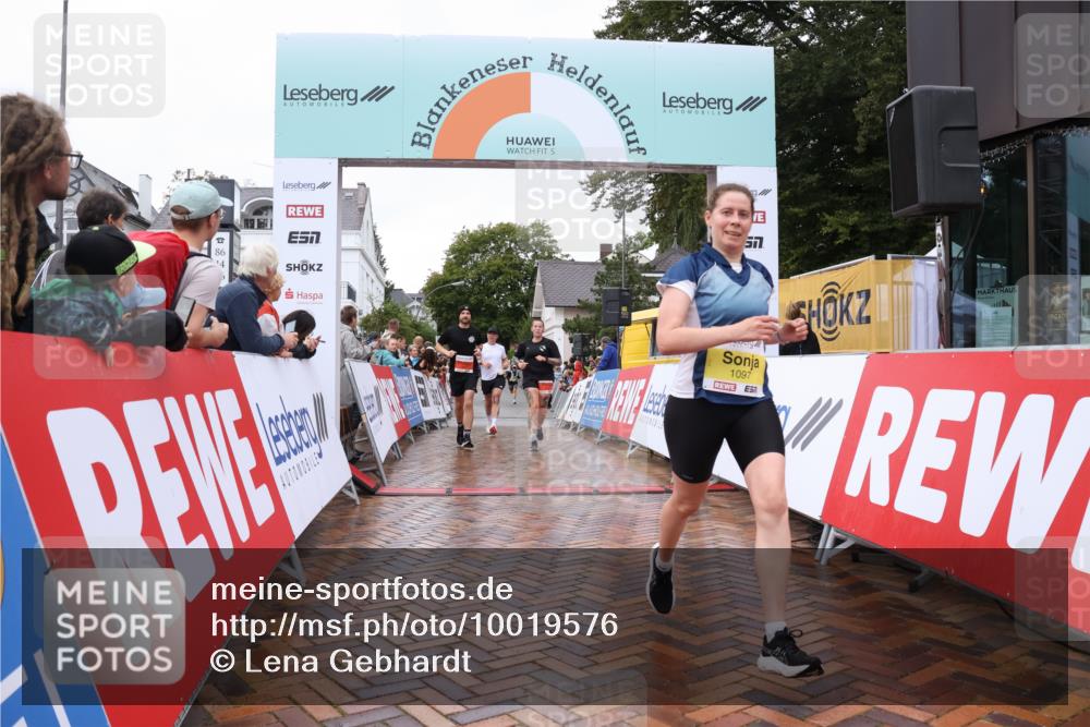 30.08.2026 - Blankeneser Heldenlauf Lena Gebhardt http://msf.ph/oto/10019576 30.08.2026 09:39:58 Ziel 1097, 1206, 3588, 3635 meine-sportfotos.de