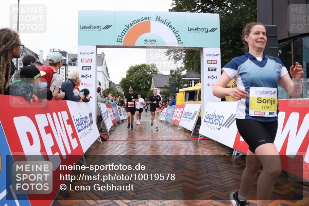30.08.2026 - Blankeneser Heldenlauf Lena Gebhardt http://msf.ph/oto/10019578 30.08.2026 09:39:58 Ziel 1097, 1206, 3588, 3635 meine-sportfotos.de