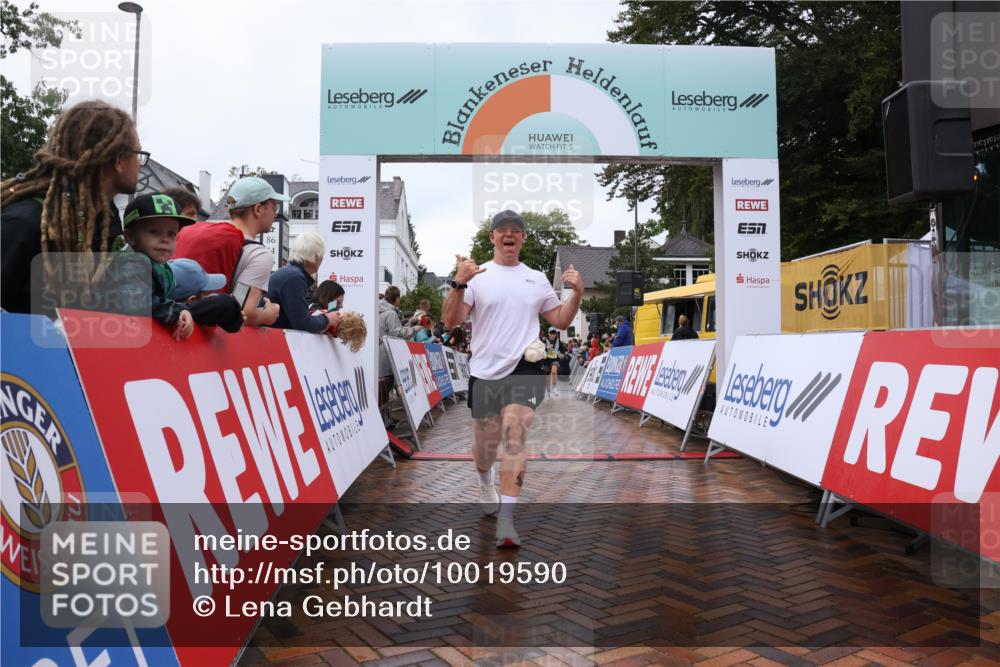 30.08.2026 - Blankeneser Heldenlauf Lena Gebhardt http://msf.ph/oto/10019590 30.08.2026 09:40:02 Ziel 1097, 1206, 1588, 1589, 1672, 3588, 3635 meine-sportfotos.de