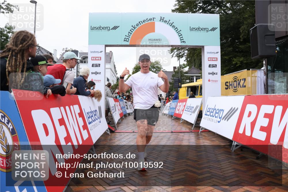 30.08.2026 - Blankeneser Heldenlauf Lena Gebhardt http://msf.ph/oto/10019592 30.08.2026 09:40:02 Ziel 1097, 1206, 1588, 1589, 1672, 3588, 3635 meine-sportfotos.de