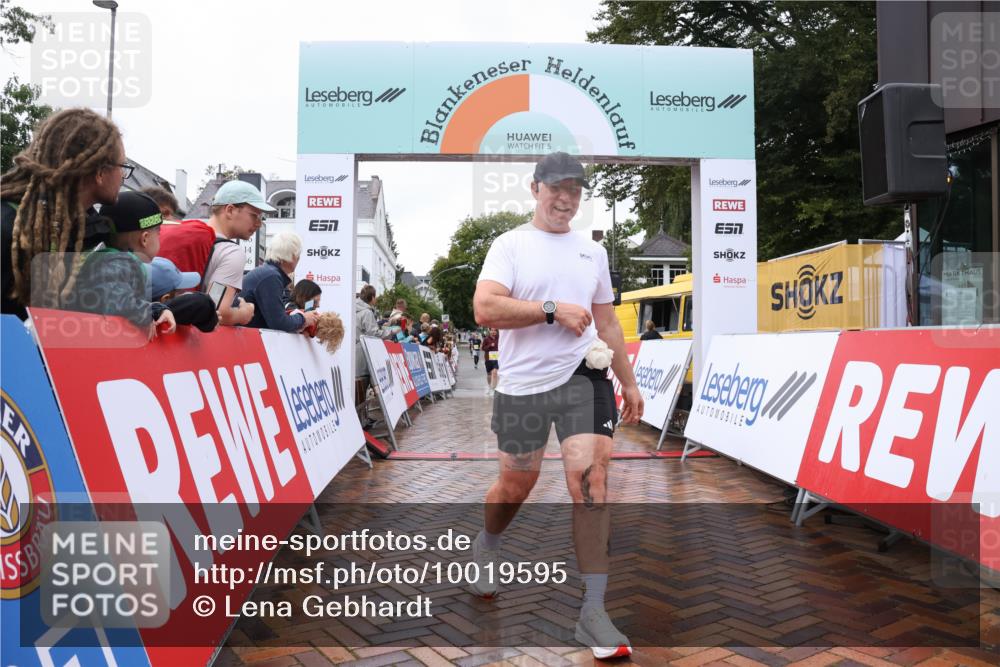 30.08.2026 - Blankeneser Heldenlauf Lena Gebhardt http://msf.ph/oto/10019595 30.08.2026 09:40:02 Ziel 1097, 1206, 1588, 1589, 1672, 3588, 3635 meine-sportfotos.de