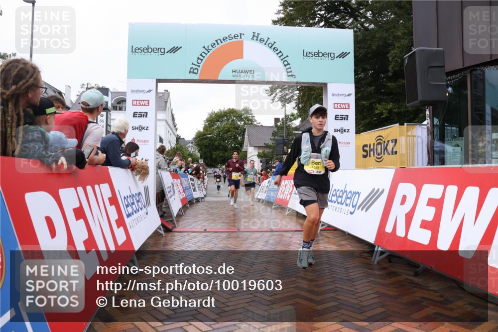 30.08.2026 - Blankeneser Heldenlauf Lena Gebhardt http://msf.ph/oto/10019603 30.08.2026 09:40:05 Ziel 1044, 1206, 1588, 1589, 1672, 3588, 3635 meine-sportfotos.de