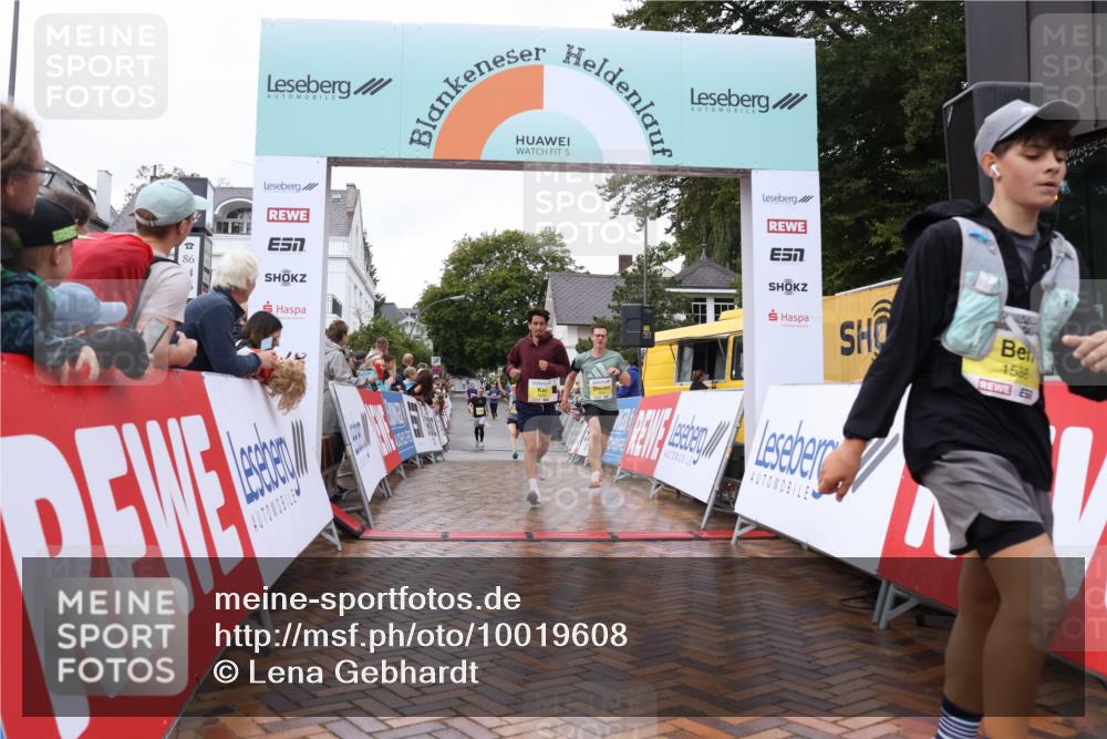30.08.2026 - Blankeneser Heldenlauf Lena Gebhardt http://msf.ph/oto/10019608 30.08.2026 09:40:06 Ziel 1044, 1206, 1588, 1589, 1672, 3588, 3635 meine-sportfotos.de