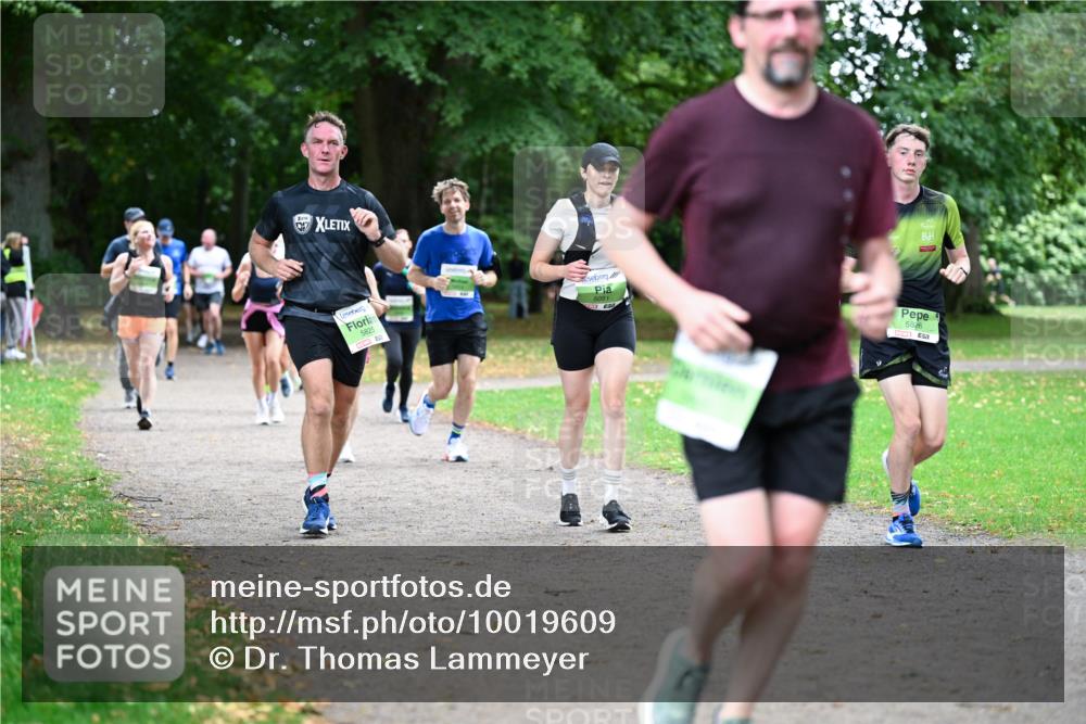 30.08.2026 - Blankeneser Heldenlauf Dr. Thomas Lammeyer http://msf.ph/oto/10019609 30.08.2026 10:10:01 Laufen 5825, 5051, 19, 5826 meine-sportfotos.de