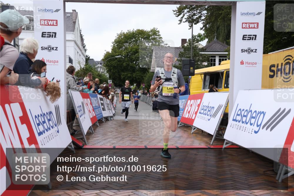30.08.2026 - Blankeneser Heldenlauf Lena Gebhardt http://msf.ph/oto/10019625 30.08.2026 09:40:10 Ziel 1044, 1457, 1588, 1589, 1672 meine-sportfotos.de