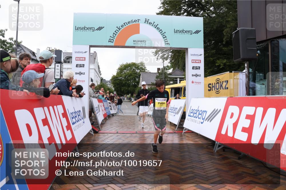 30.08.2026 - Blankeneser Heldenlauf Lena Gebhardt http://msf.ph/oto/10019657 30.08.2026 09:40:24 Ziel 1064, 1512, 3512, 3531 meine-sportfotos.de