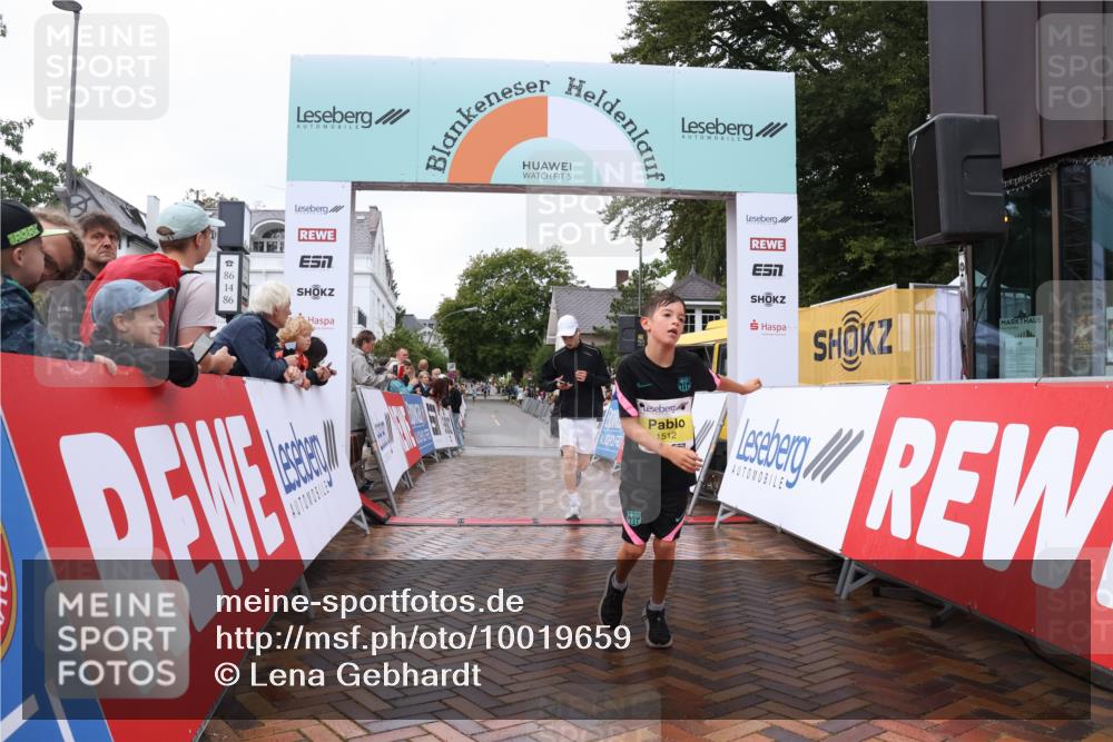 30.08.2026 - Blankeneser Heldenlauf Lena Gebhardt http://msf.ph/oto/10019659 30.08.2026 09:40:24 Ziel 1064, 1512, 3512, 3531 meine-sportfotos.de