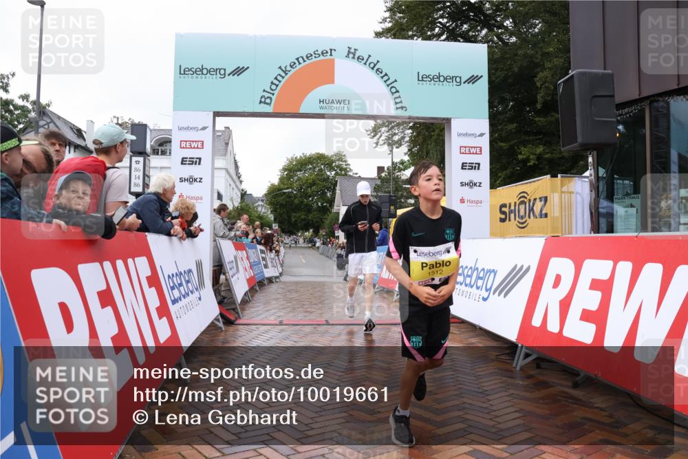 30.08.2026 - Blankeneser Heldenlauf Lena Gebhardt http://msf.ph/oto/10019661 30.08.2026 09:40:25 Ziel 1064, 1512, 3512, 3531 meine-sportfotos.de