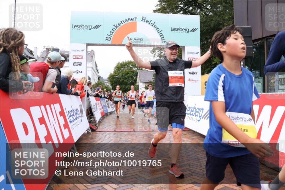 30.08.2026 - Blankeneser Heldenlauf Lena Gebhardt http://msf.ph/oto/10019765 30.08.2026 09:41:21 Ziel 1629, 1666, 1702, 1705, 1707, 1784, 3552, 3615, 3677, 3715 meine-sportfotos.de