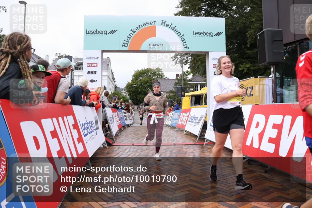 30.08.2026 - Blankeneser Heldenlauf Lena Gebhardt http://msf.ph/oto/10019790 30.08.2026 09:41:26 Ziel 1369, 1629, 1666, 1702, 1784, 3552, 3615, 3677, 3715, 3725 meine-sportfotos.de