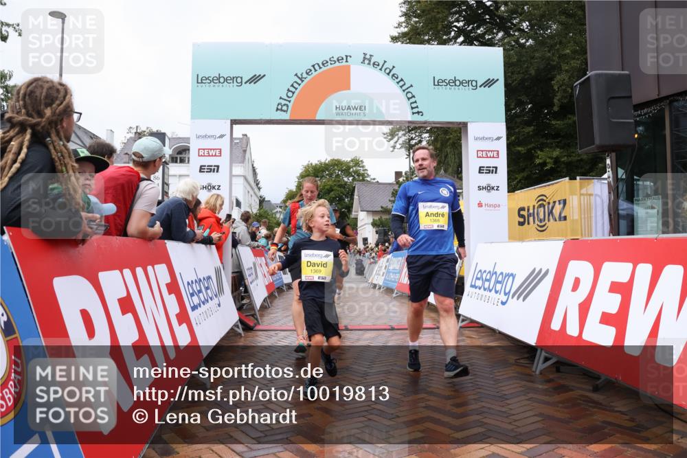 30.08.2026 - Blankeneser Heldenlauf Lena Gebhardt http://msf.ph/oto/10019813 30.08.2026 09:41:32 Ziel 1368, 1369, 1523, 1604, 1666, 3501, 3677, 3725 meine-sportfotos.de