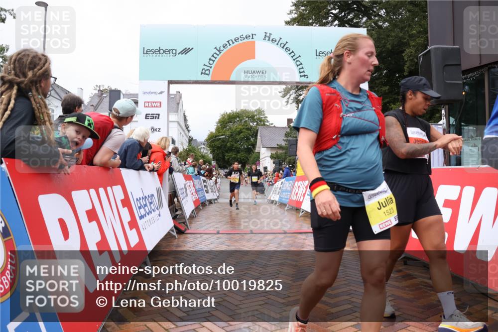 30.08.2026 - Blankeneser Heldenlauf Lena Gebhardt http://msf.ph/oto/10019825 30.08.2026 09:41:35 Ziel 1331, 1368, 1369, 1421, 1523, 1531, 1604, 3501, 3725 meine-sportfotos.de