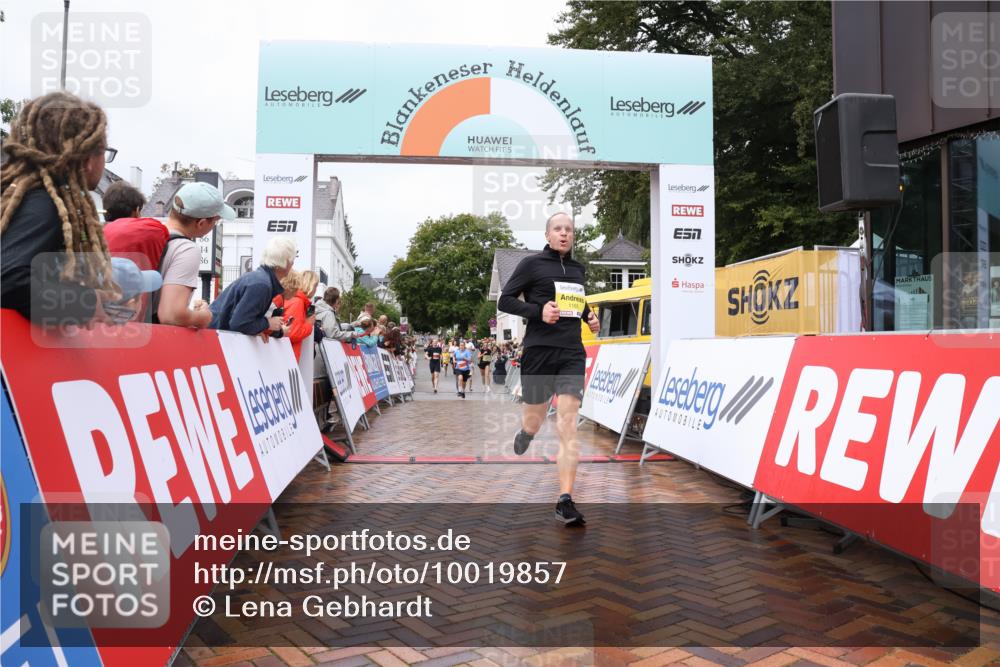 30.08.2026 - Blankeneser Heldenlauf Lena Gebhardt http://msf.ph/oto/10019857 30.08.2026 09:41:50 Ziel 1105, 1165, 3505 meine-sportfotos.de