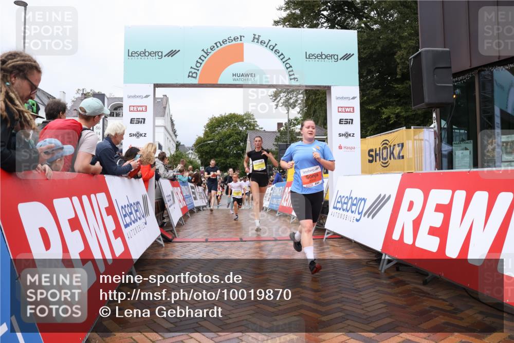 30.08.2026 - Blankeneser Heldenlauf Lena Gebhardt http://msf.ph/oto/10019870 30.08.2026 09:41:55 Ziel 1002, 1003, 1016, 1036, 1165, 1312, 1564, 1567, 1699, 3505, 3678, 3680 meine-sportfotos.de