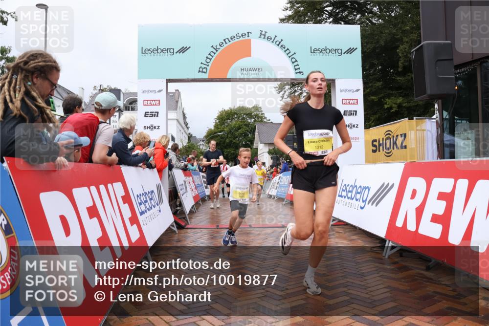 30.08.2026 - Blankeneser Heldenlauf Lena Gebhardt http://msf.ph/oto/10019877 30.08.2026 09:41:56 Ziel 1002, 1003, 1016, 1036, 1165, 1312, 1564, 1567, 1699, 1769, 3505, 3678, 3680 meine-sportfotos.de