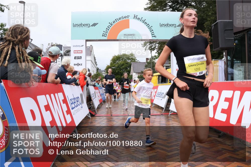 30.08.2026 - Blankeneser Heldenlauf Lena Gebhardt http://msf.ph/oto/10019880 30.08.2026 09:41:57 Ziel 1002, 1003, 1016, 1036, 1165, 1312, 1564, 1567, 1699, 1769, 3505, 3678, 3680 meine-sportfotos.de