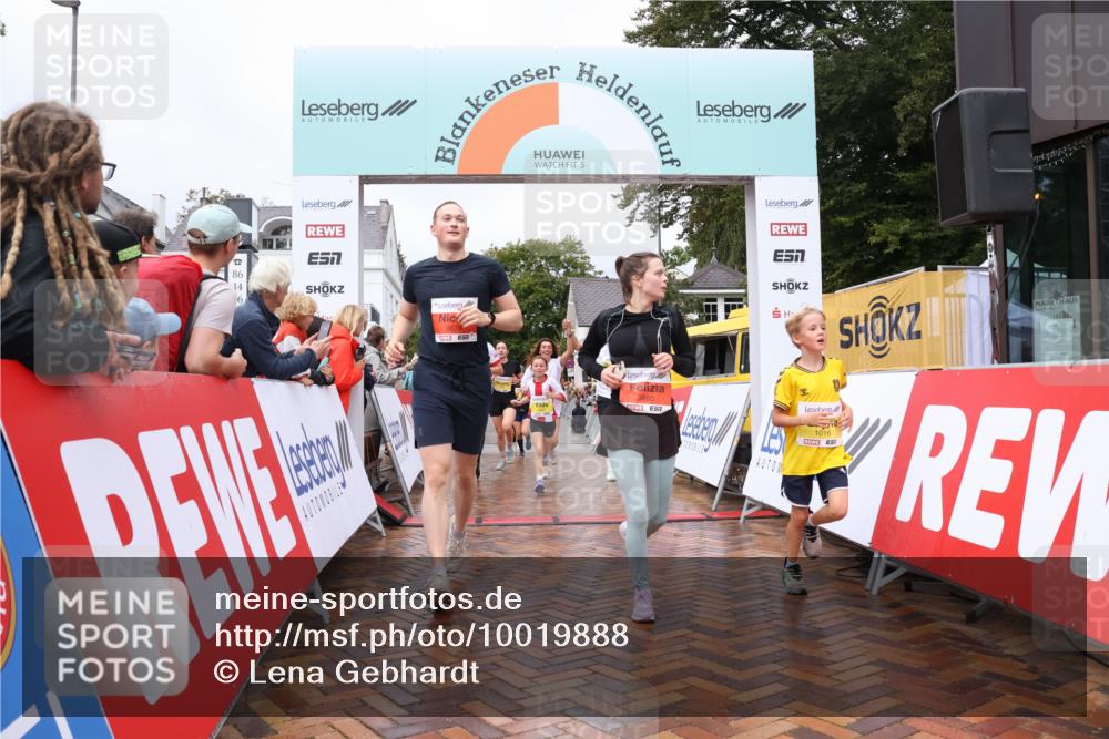 30.08.2026 - Blankeneser Heldenlauf Lena Gebhardt http://msf.ph/oto/10019888 30.08.2026 09:41:58 Ziel 1002, 1003, 1016, 1036, 1312, 1564, 1567, 1699, 1769, 3505, 3678, 3680, 3736 meine-sportfotos.de