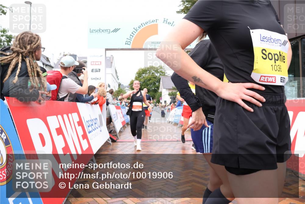 30.08.2026 - Blankeneser Heldenlauf Lena Gebhardt http://msf.ph/oto/10019906 30.08.2026 09:42:04 Ziel 1002, 1003, 1016, 1036, 1048, 1063, 1564, 1567, 1716, 1769, 3678, 3680, 3700, 3736 meine-sportfotos.de