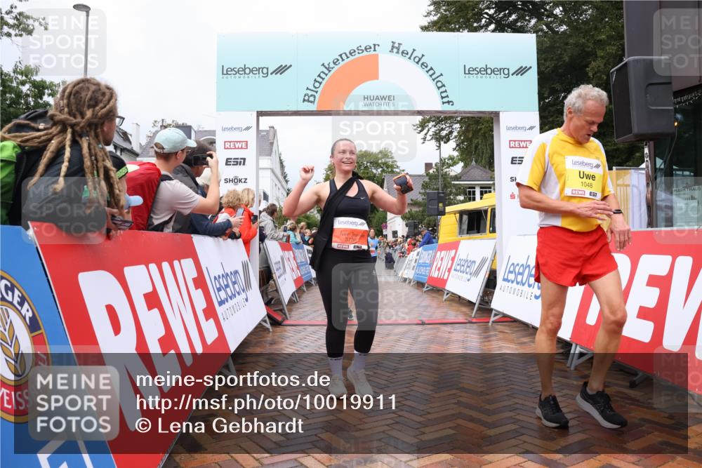 30.08.2026 - Blankeneser Heldenlauf Lena Gebhardt http://msf.ph/oto/10019911 30.08.2026 09:42:05 Ziel 1002, 1003, 1016, 1036, 1048, 1063, 1564, 1567, 1716, 1769, 3678, 3680, 3700, 3736 meine-sportfotos.de