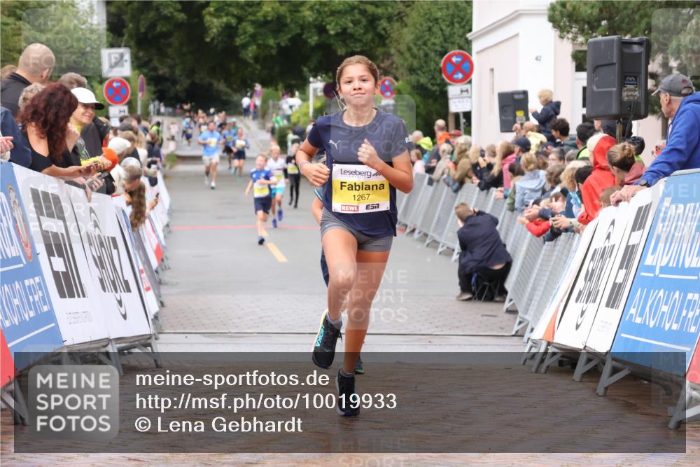 30.08.2026 - Blankeneser Heldenlauf Lena Gebhardt http://msf.ph/oto/10019933 30.08.2026 09:42:14 Ziel 1063, 1197, 1267, 3700 meine-sportfotos.de