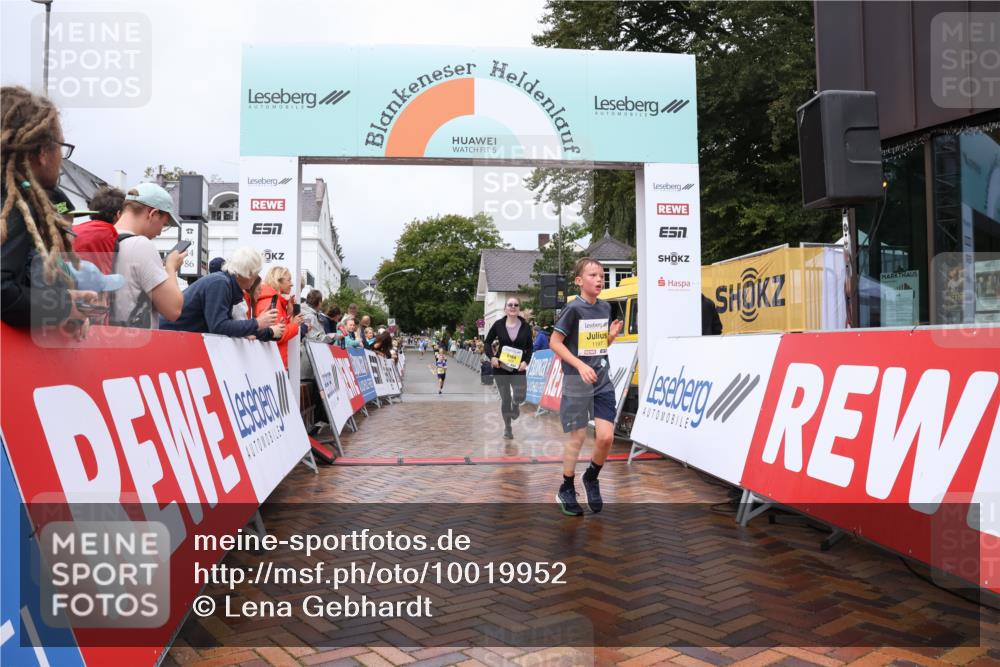 30.08.2026 - Blankeneser Heldenlauf Lena Gebhardt http://msf.ph/oto/10019952 30.08.2026 09:42:19 Ziel 1010, 1197, 1267, 1418 meine-sportfotos.de