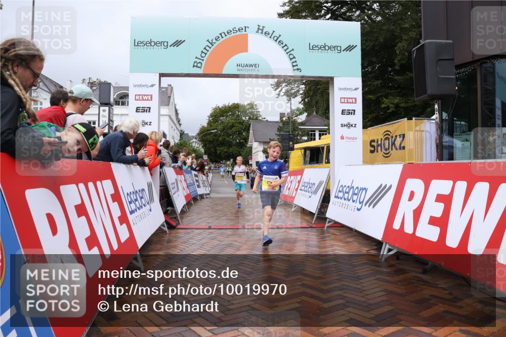 30.08.2026 - Blankeneser Heldenlauf Lena Gebhardt http://msf.ph/oto/10019970 30.08.2026 09:42:24 Ziel 1010, 1197, 1410, 1418 meine-sportfotos.de