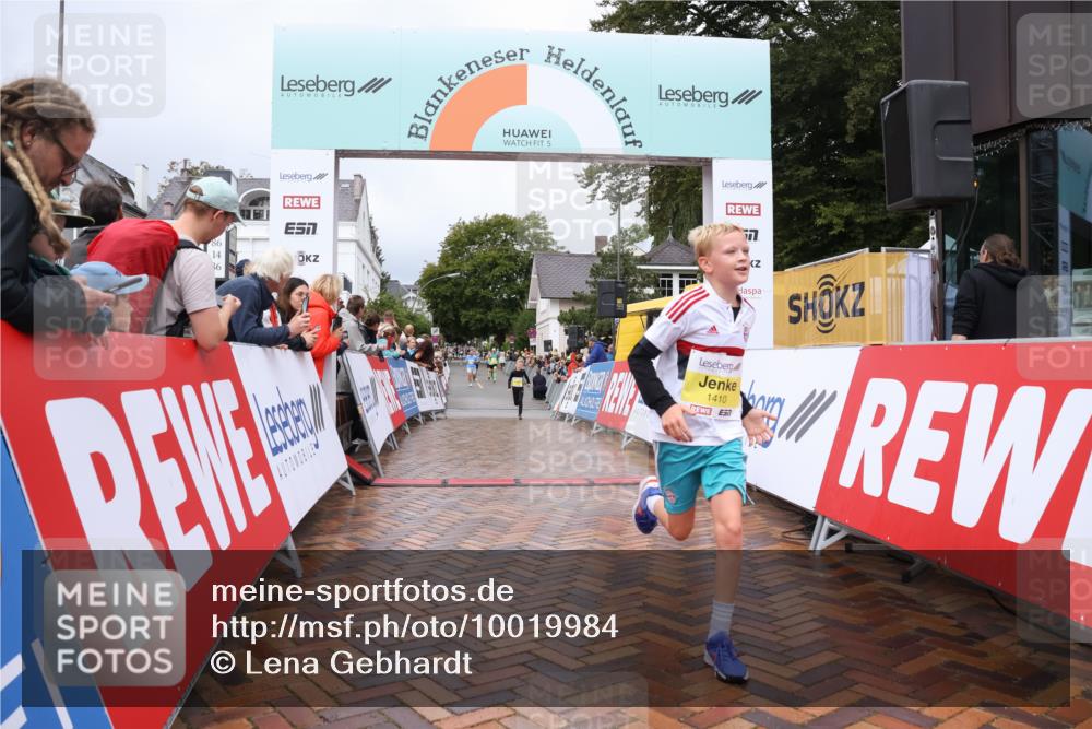 30.08.2026 - Blankeneser Heldenlauf Lena Gebhardt http://msf.ph/oto/10019984 30.08.2026 09:42:27 Ziel 1010, 1410, 1418, 1752 meine-sportfotos.de