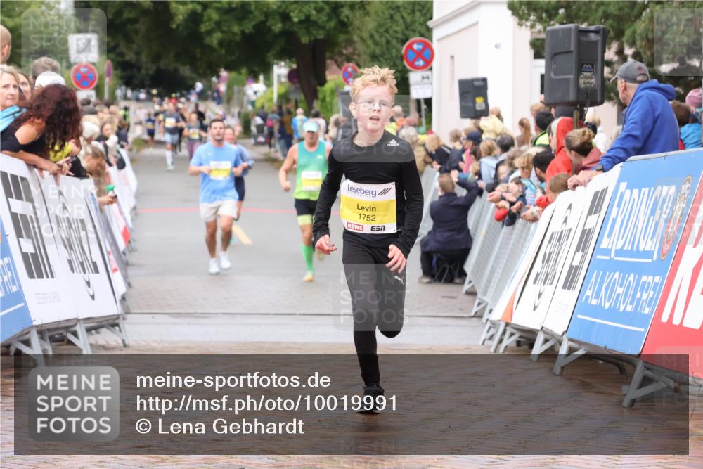 30.08.2026 - Blankeneser Heldenlauf Lena Gebhardt http://msf.ph/oto/10019991 30.08.2026 09:42:29 Ziel 1010, 1410, 1752 meine-sportfotos.de