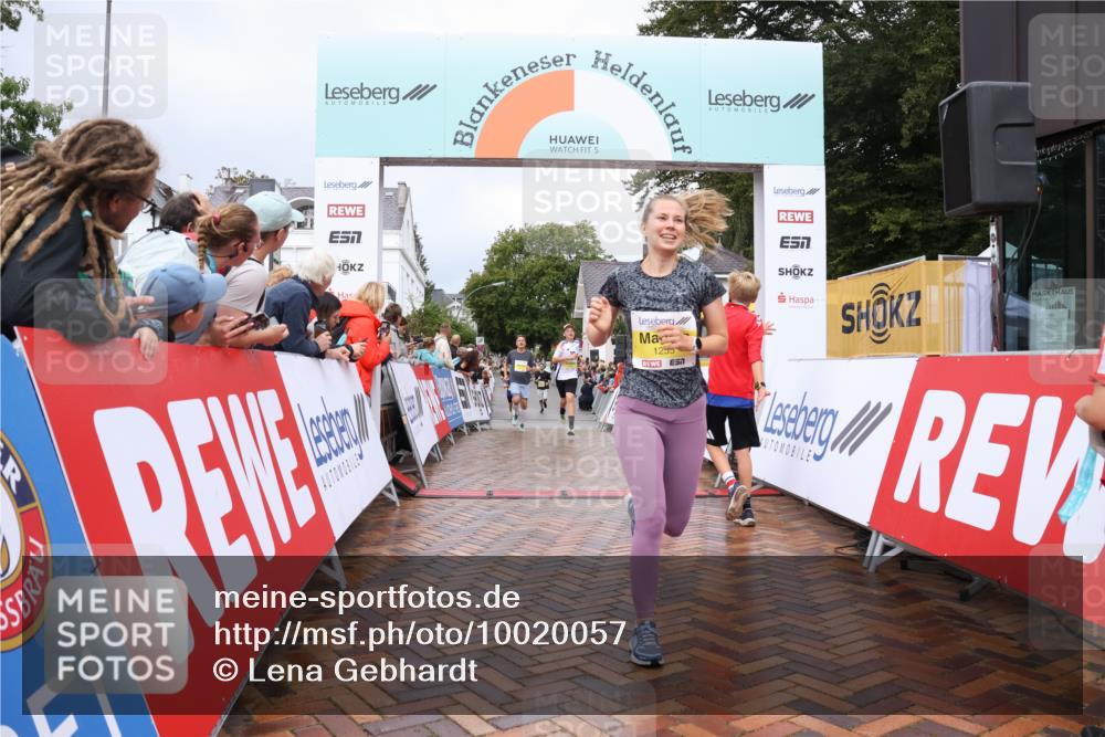 30.08.2026 - Blankeneser Heldenlauf Lena Gebhardt http://msf.ph/oto/10020057 30.08.2026 09:42:47 Ziel 1219, 1255, 1631, 1632 meine-sportfotos.de